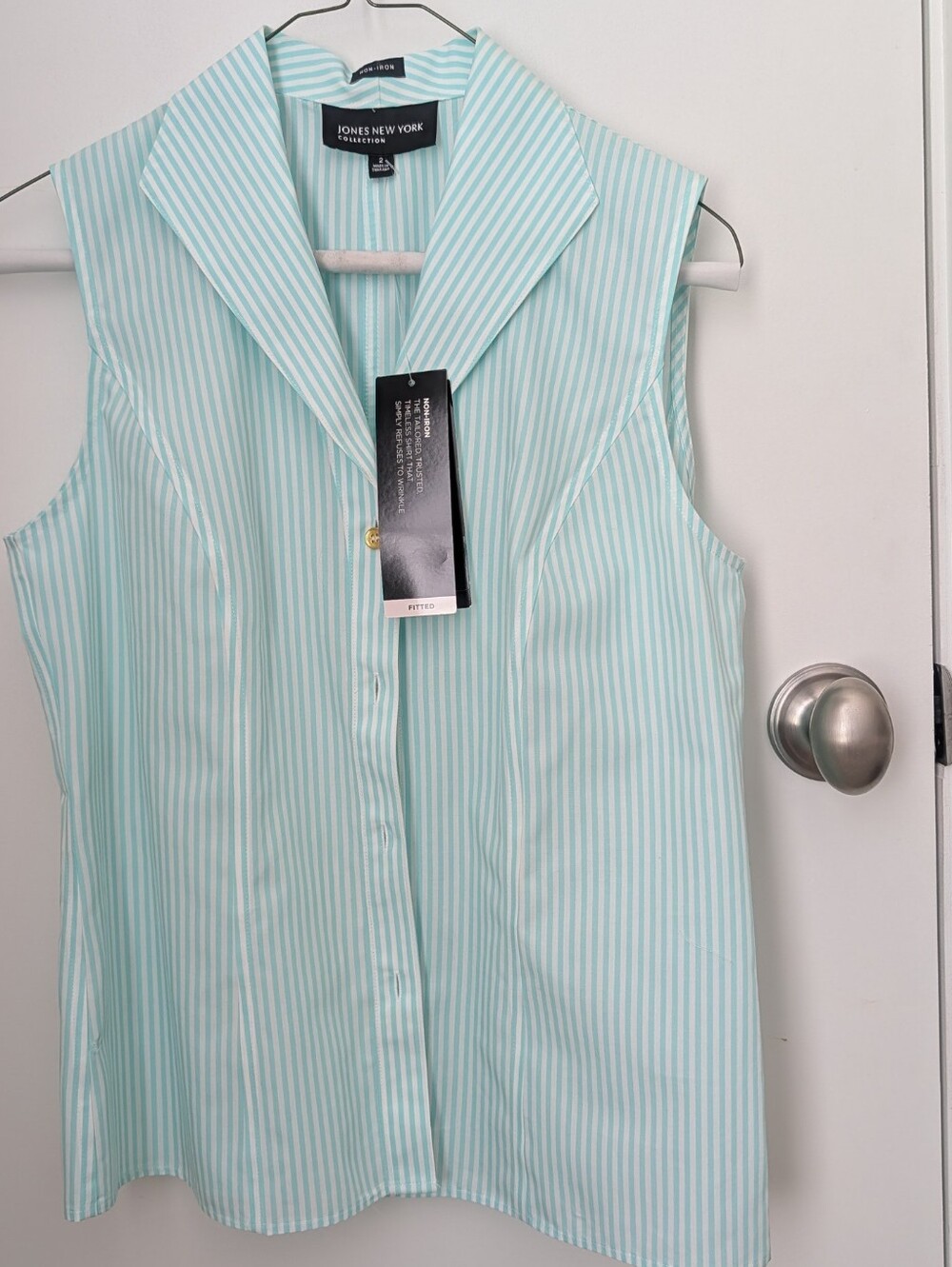 NWT Jones New York Mint and White Striped Sleeveless Button-Front Shirt Size 2